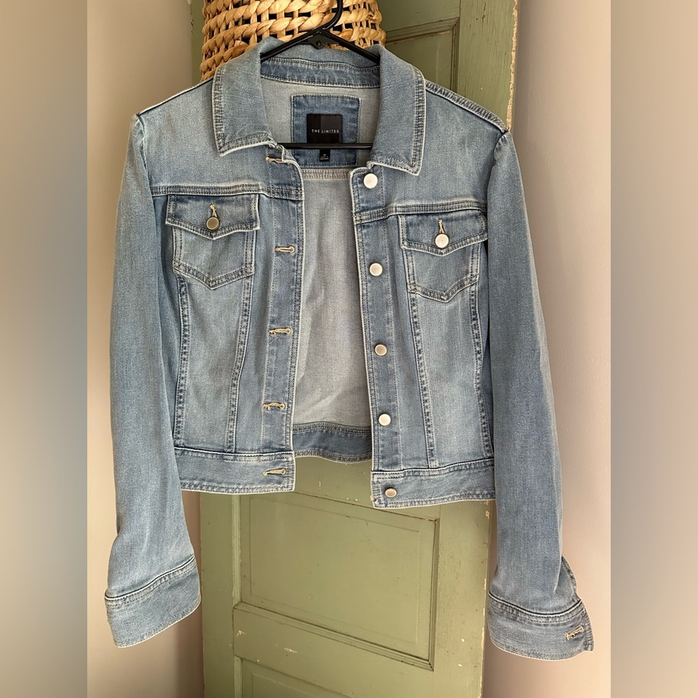The Limited Cropped Jean Jacket (stretchy) Medium